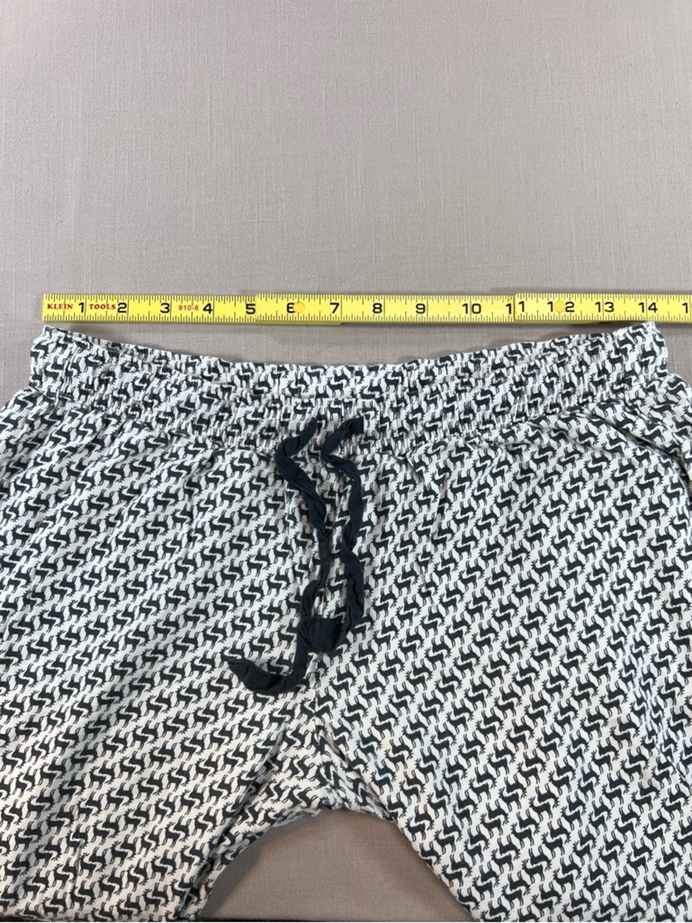 Victoria’s Secret Reindeer Print Pajama Pants - XS - Picture 7 of 11